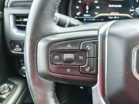 Used 2023 GMC Yukon SLT w/ SLT Luxury Package AWD/4WD image 32