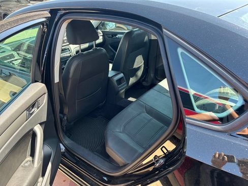 Used 2013 Volkswagen Passat 2.5 S FWD image 12