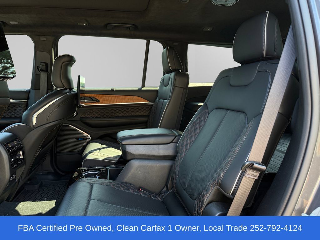 Used 2023 Jeep Grand Cherokee L Summit AWD/4WD image 13