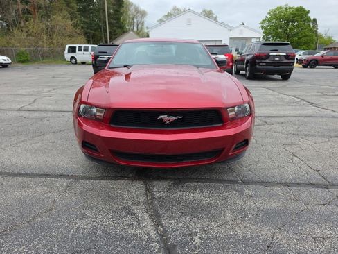 Used 2010 Ford Mustang Coupe RWD image 2