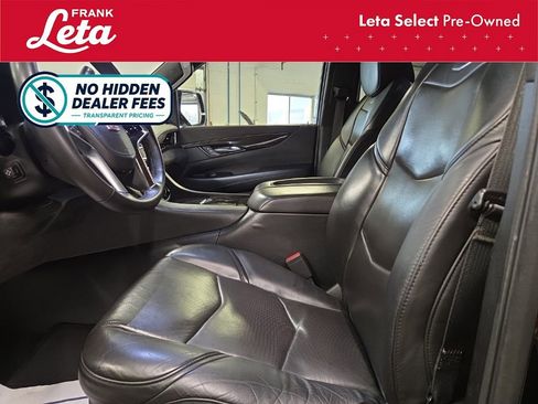 Used 2018 Cadillac Escalade Platinum RWD image 14