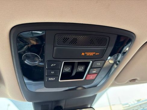 Used 2023 Kia Carnival SX Prestige FWD image 18