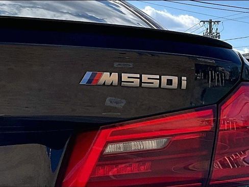 Used 2018 BMW M550i xDrive image 24