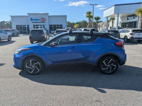 Used 2021 Toyota C-HR Limited image 7