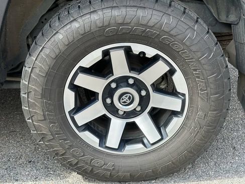 Used 2023 Toyota 4Runner TRD Off-Road Premium w/ Off Road Premium Plus Package AWD/4WD image 13