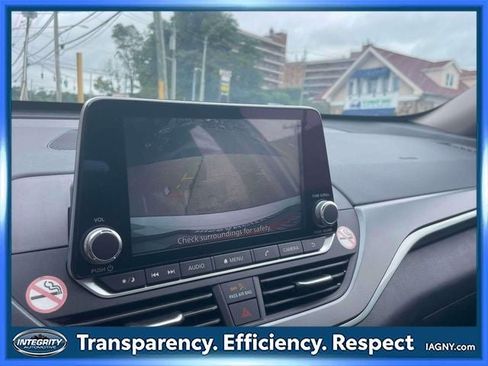 Used 2023 Nissan Altima 2.5 SR FWD image 29
