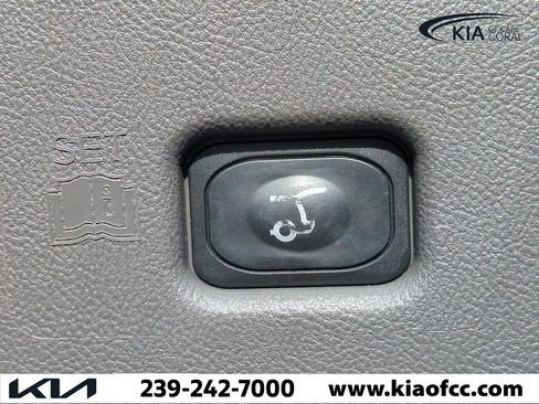 Used 2020 Lincoln Nautilus Reserve w/ Equipment Group 201A image 13