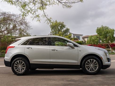 Used 2017 Cadillac XT5 Luxury w/ Driver Awareness Package image 4