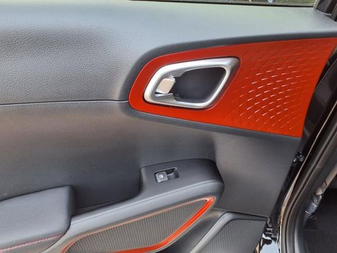 Used 2025 Kia Soul GT-Line w/ GT-Line Technology Package image 8