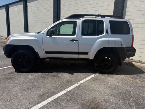 Used 2009 Nissan Xterra SE w/ Tow Pkg AWD/4WD image 2