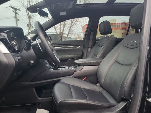 Used 2024 Cadillac XT6 Sport image 9