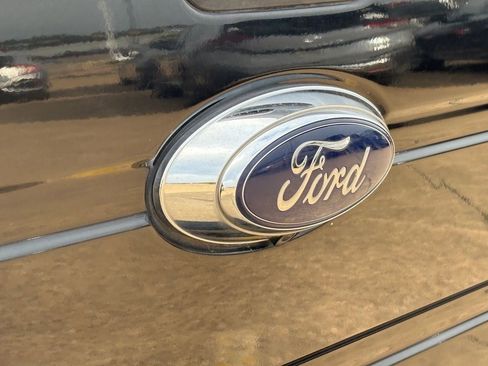 Used 2013 Ford F150 XLT w/ Luxury Equipment Group RWD image 8