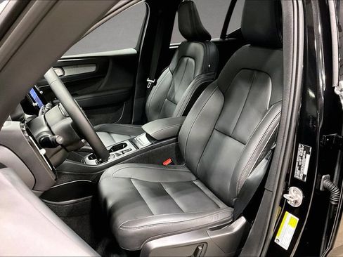 Used 2025 Volvo XC40 B5 Core w/ Protection Package Premier AWD/4WD image 20
