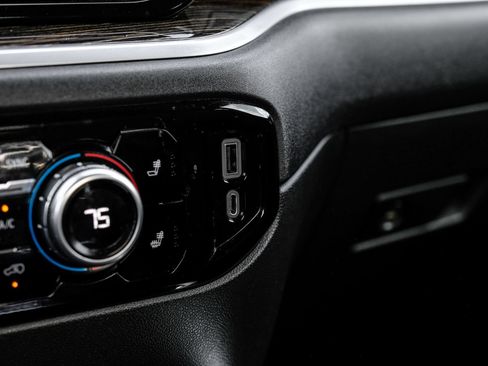Used 2022 GMC Sierra 1500 Elevation AWD/4WD image 30