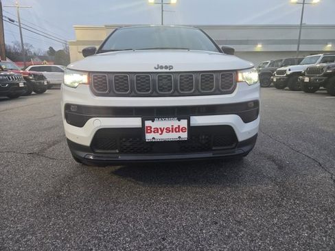 Used 2024 Jeep Compass Latitude w/ Sun and Sound Group image 30