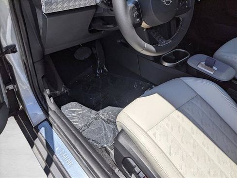 New 2026 MINI Cooper 4-Door Hardtop FWD image 4