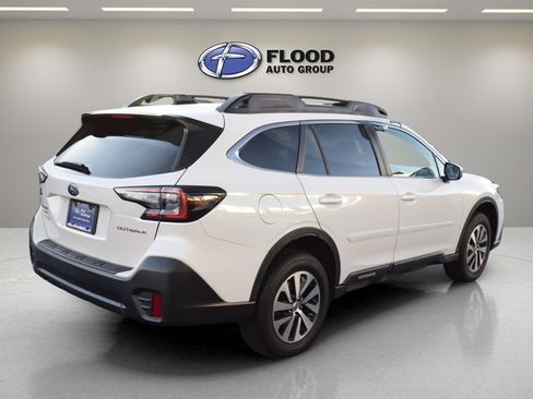 Used 2021 Subaru Outback Premium image 4