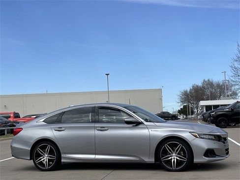 Certified 2022 Honda Accord Touring image 3
