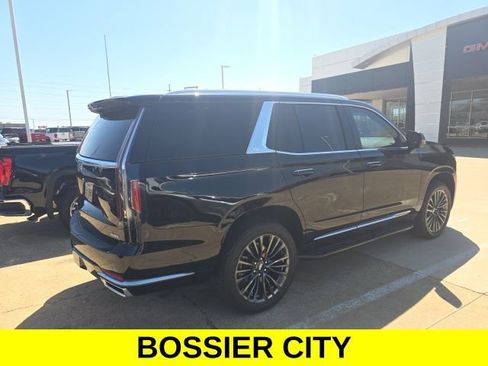 Certified 2024 Cadillac Escalade Luxury AWD/4WD image 4