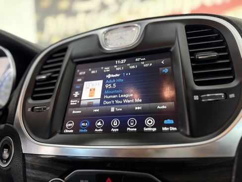 Used 2020 Chrysler 300 Touring w/ Sport Appearance Package image 23