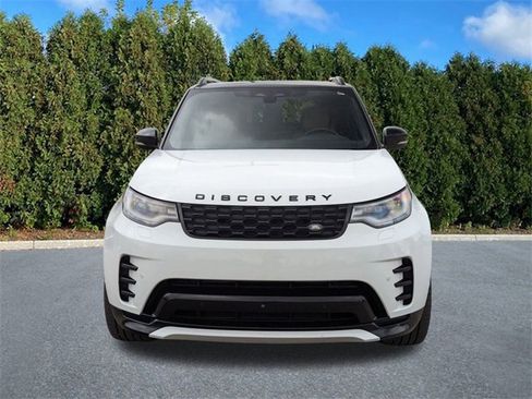 Certified 2024 Land Rover Discovery Dynamic SE image 2