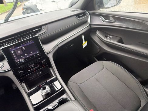 New 2026 Jeep Grand Cherokee L 4WD image 22
