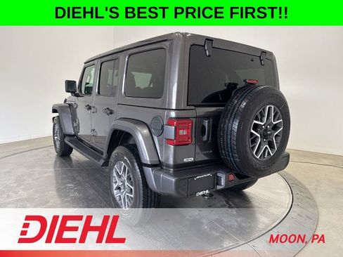 New 2026 Jeep Wrangler Unlimited Sahara AWD/4WD image 5