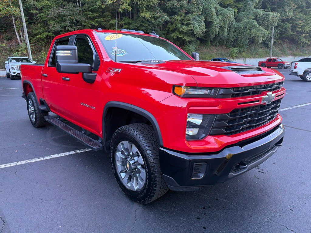 Used 2025 Chevrolet Silverado 2500 Custom w/ Custom Convenience Package AWD/4WD image 5