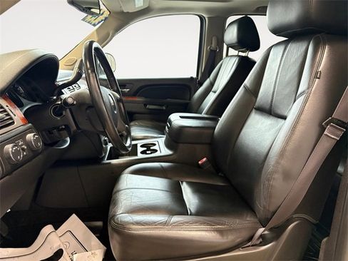 Used 2014 GMC Yukon SLT w/ SLT-2 Equipment Package image 7