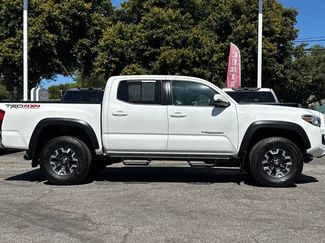 Certified 2017 Toyota Tacoma TRD Off-Road AWD/4WD video 2
