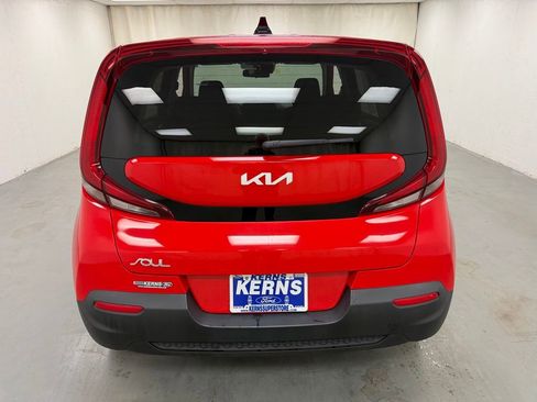 Used 2022 Kia Soul LX w/ Technology Package image 4