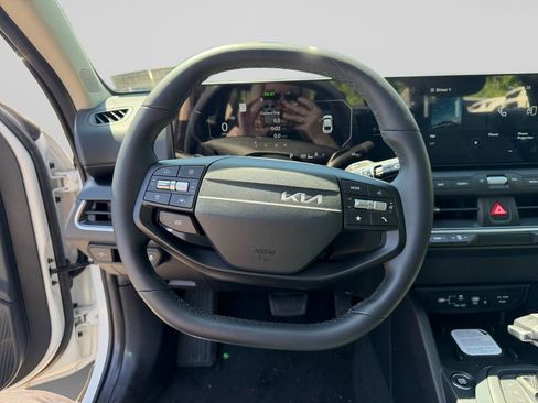 Certified 2025 Kia K4 EX FWD image 13