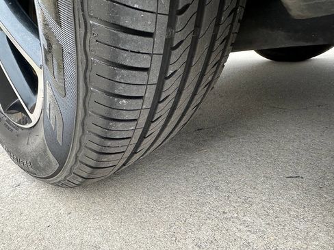 Used 2017 Dodge Grand Caravan SE image 27