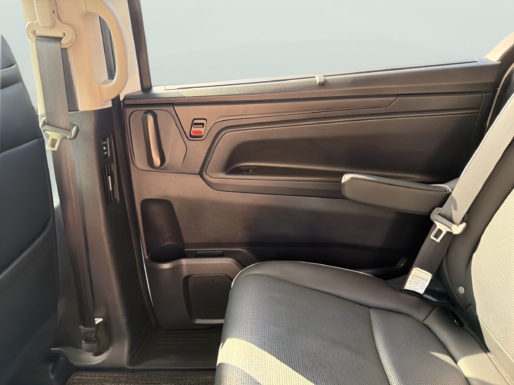Used 2025 Honda Odyssey Elite image 31