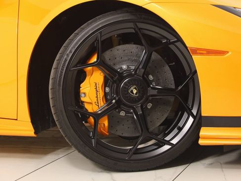 Used 2023 Lamborghini Huracan Tecnica image 18