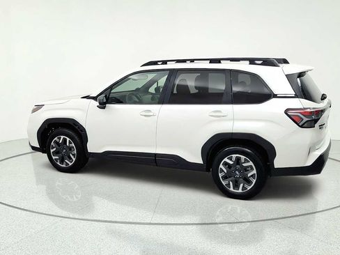 Used 2025 Subaru Forester Premium AWD/4WD image 6