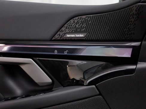 New 2026 BMW 530i xDrive w/ Premium Package image 7