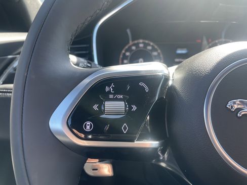 Used 2025 Jaguar F-PACE R-Dynamic S image 21