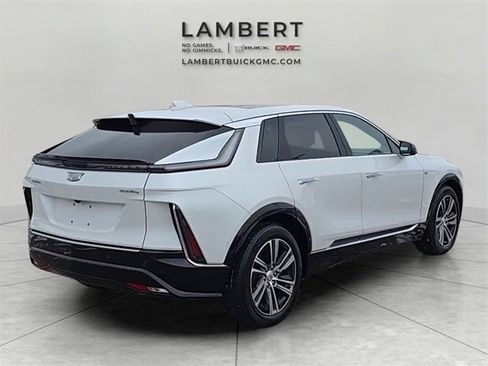 Used 2024 Cadillac Lyriq Luxury w/ LPO, Floor Liner Package image 5