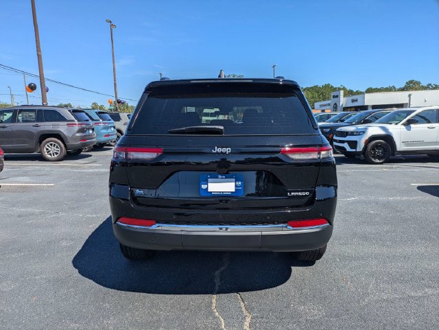 New 2027 Jeep Grand Cherokee Laredo X RWD image 8