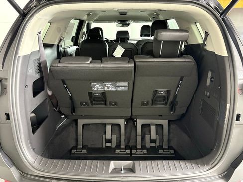 New 2026 Kia Carnival EX FWD image 17
