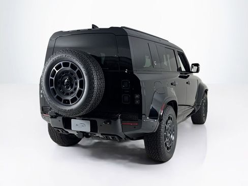 New 2026 Land Rover Defender 110 OCTA AWD/4WD image 5