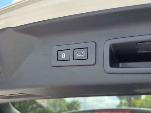 Certified 2025 Subaru Forester Limited w/ Popular Package #2 AWD/4WD image 10