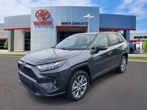 Used 2023 Toyota RAV4 XLE Premium image 6