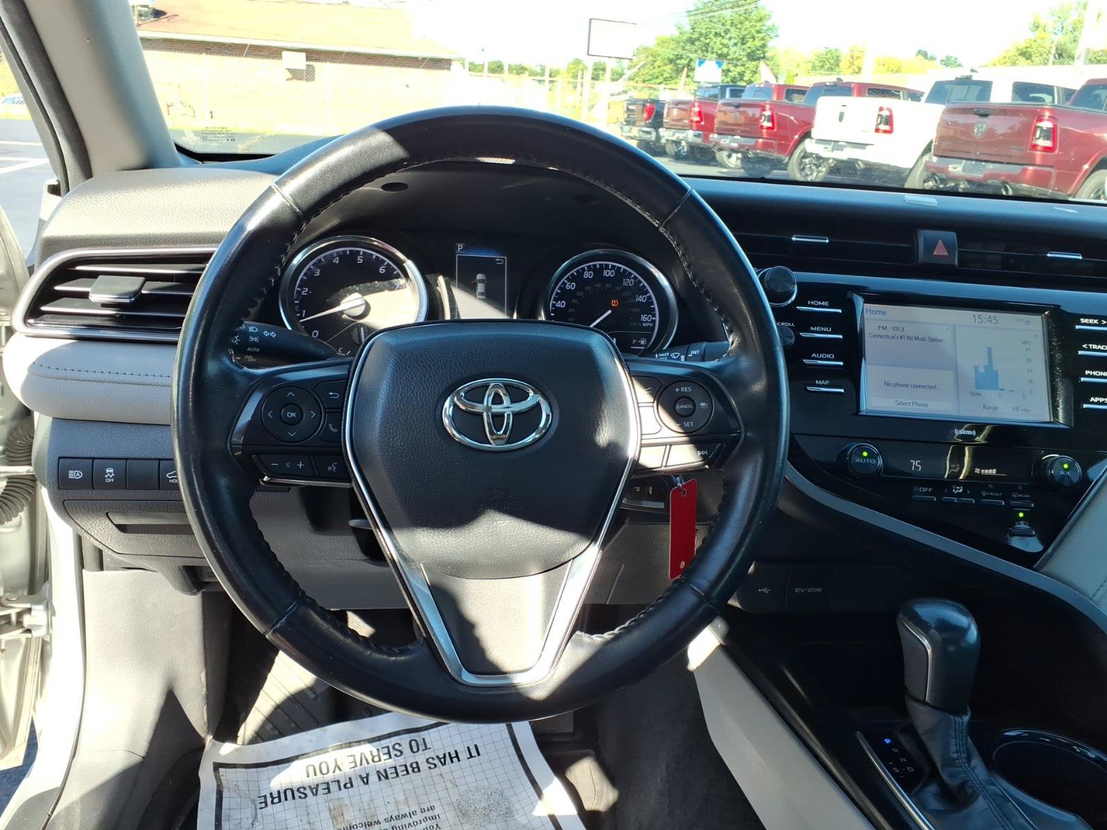 Used 2020 Toyota Camry SE FWD image 20
