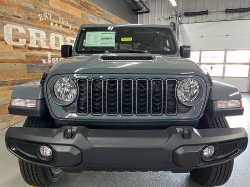 New 2026 Jeep Gladiator Sport image 8