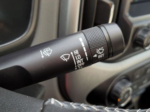 Used 2020 Chevrolet Colorado LT image 31