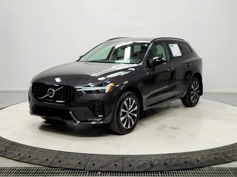 Used 2024 Volvo XC60 B5 Plus w/ Protection Package Premier image 3