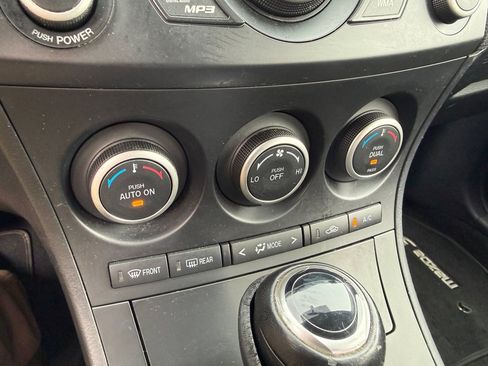Used 2013 MAZDA MAZDA3 i Touring FWD image 15