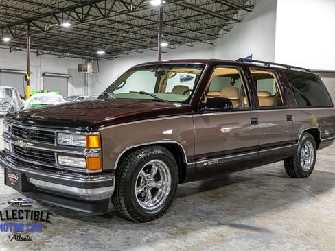 Used 1997 Chevrolet Suburban 2WD w/ Preferred Equipment Group 3 image 8